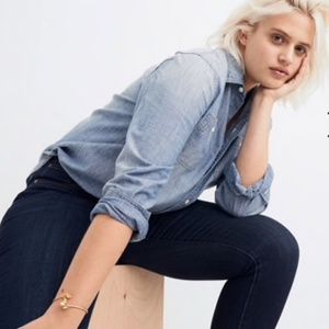 High-Rise Skinny Jeans in Larkspur Wash: TENCEL™ D